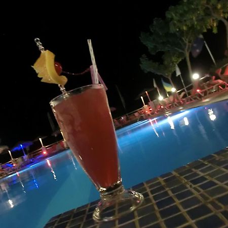 Santorini Camping & Hostel Fira  Bagian luar foto