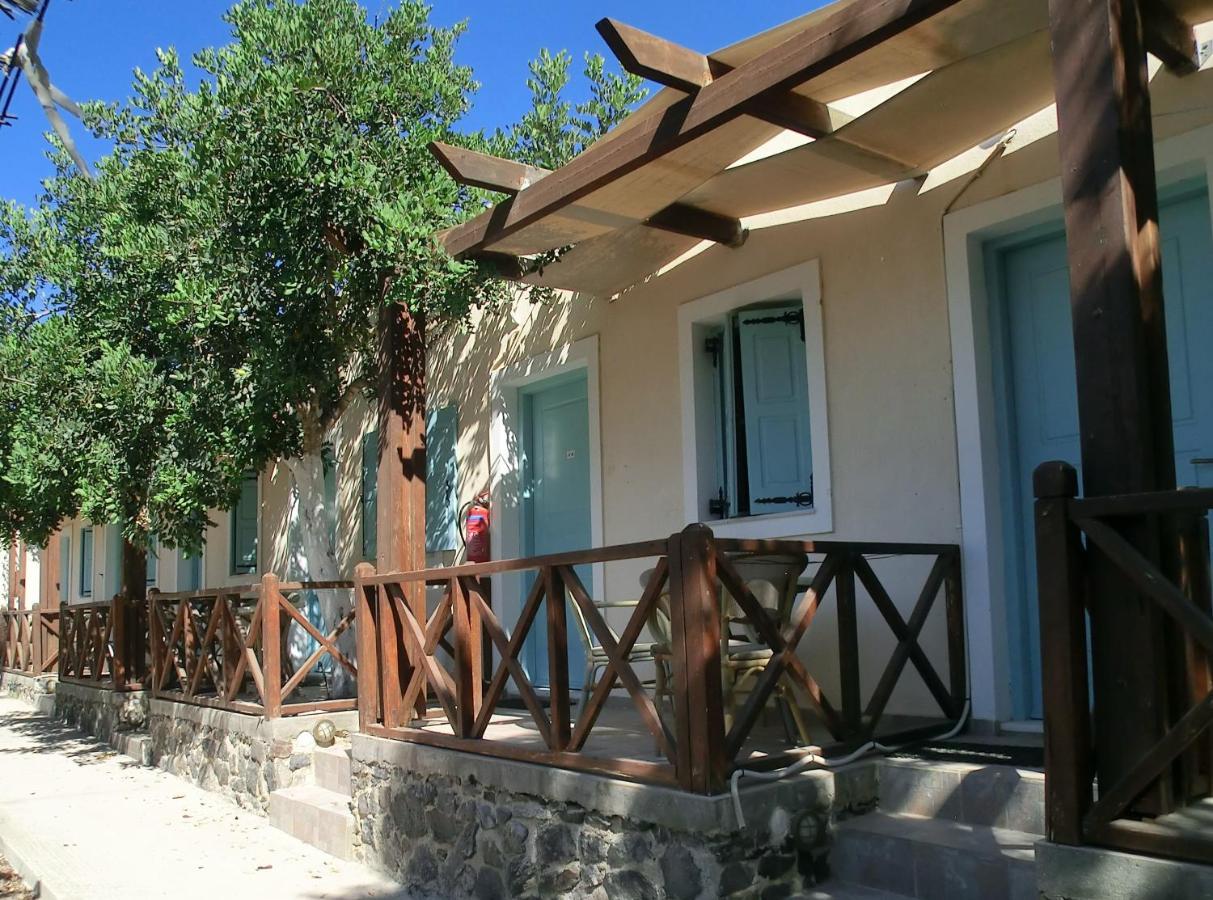 Santorini Camping & Hostel Fira  Bagian luar foto