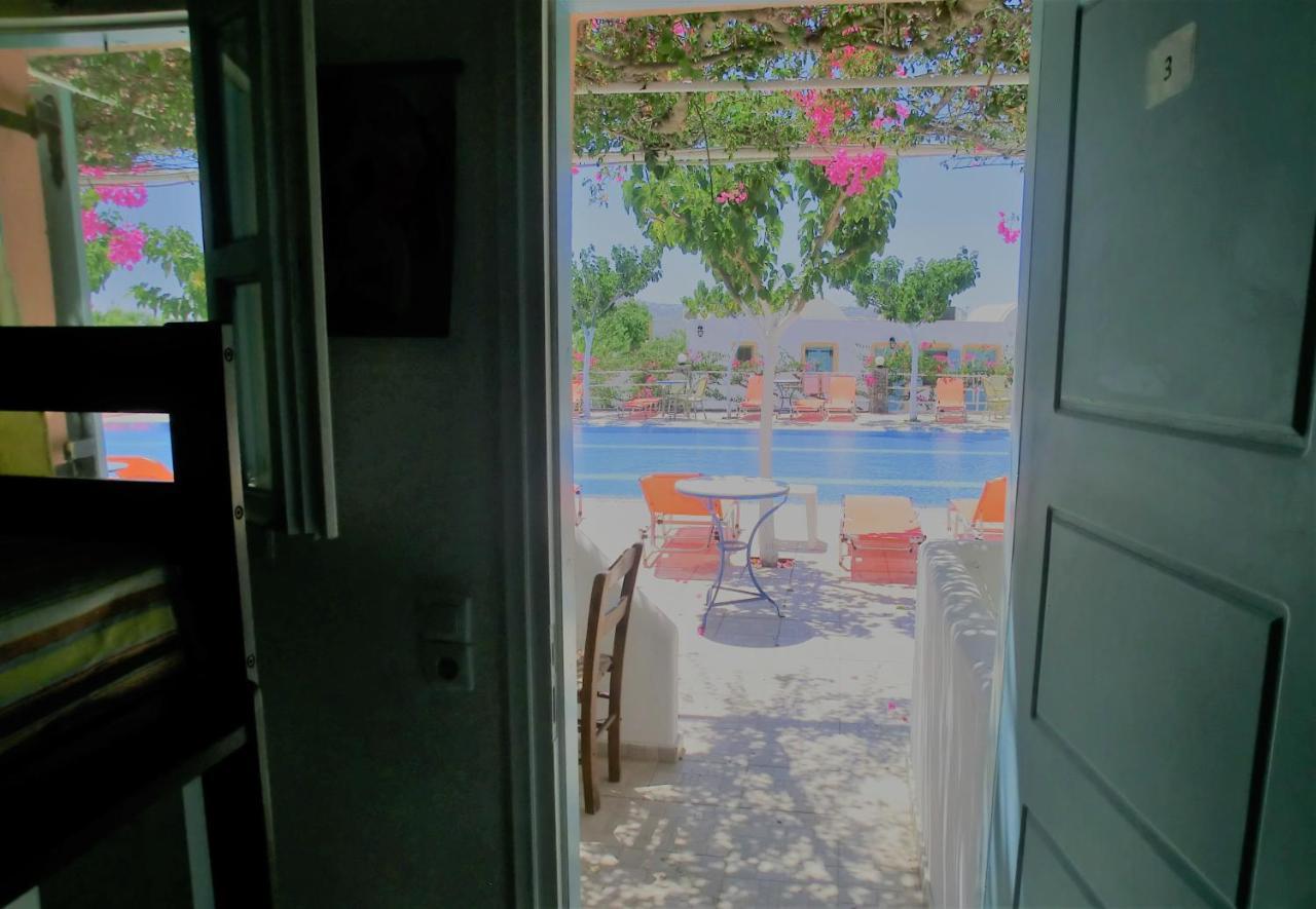 Santorini Camping & Hostel Fira  Bagian luar foto