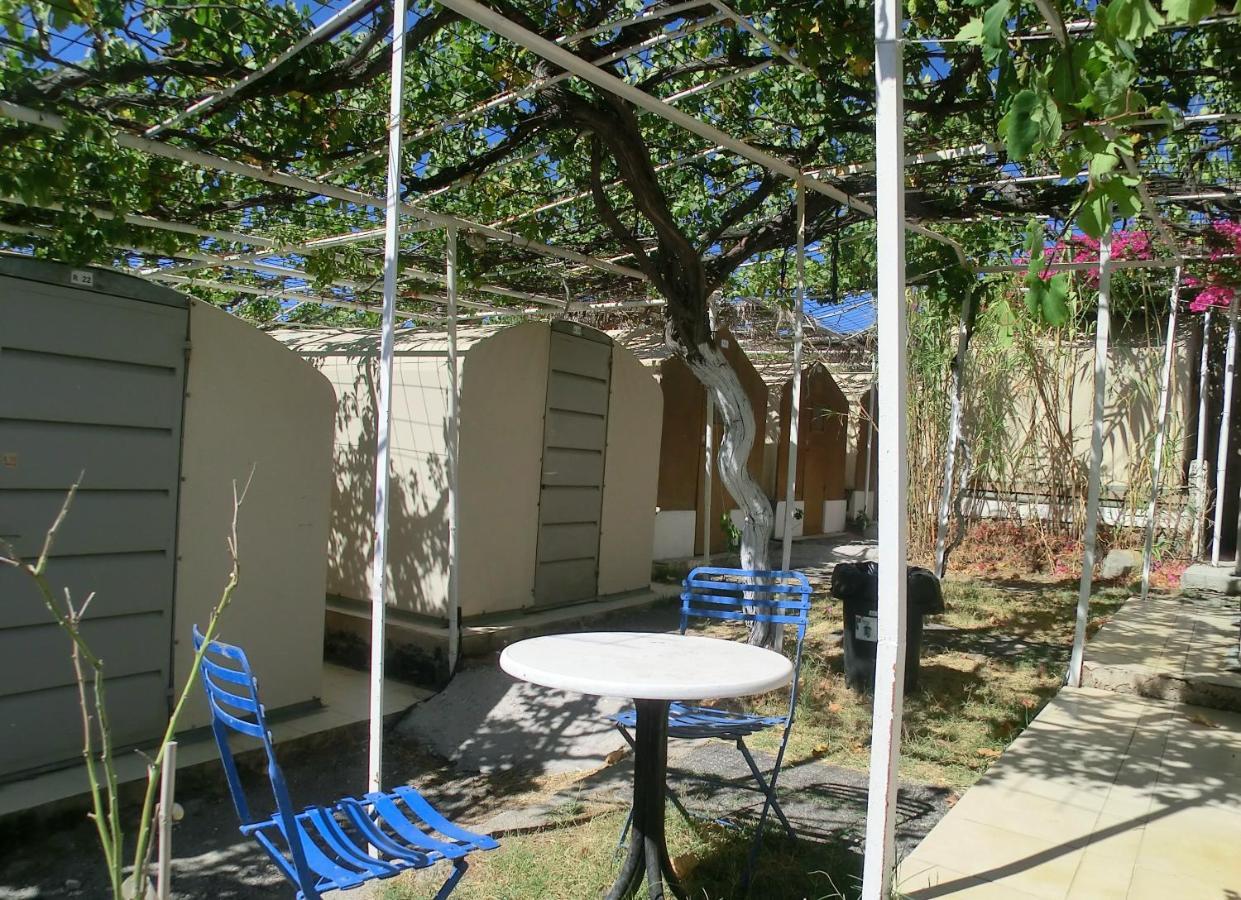 Santorini Camping & Hostel Fira  Bagian luar foto
