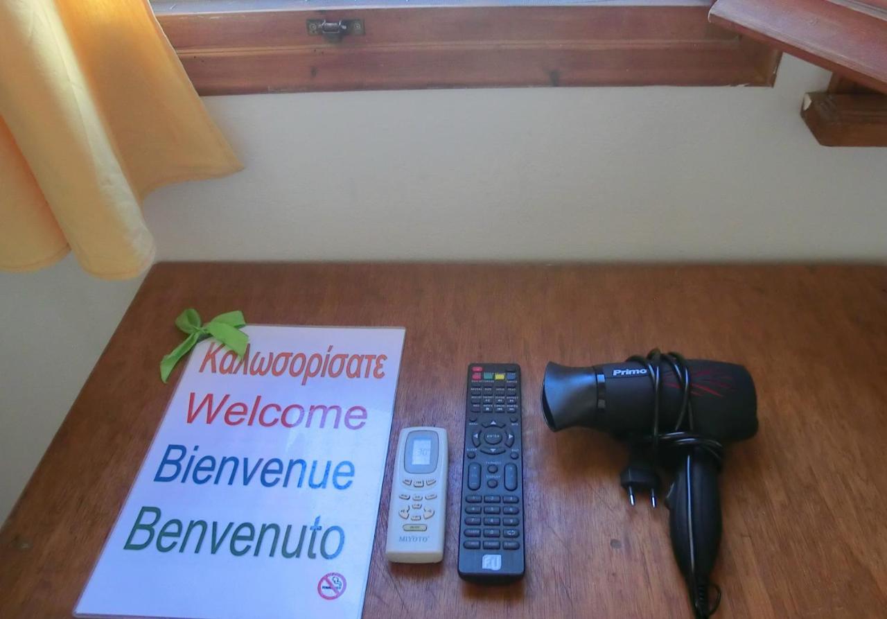Santorini Camping & Hostel Fira  Bagian luar foto