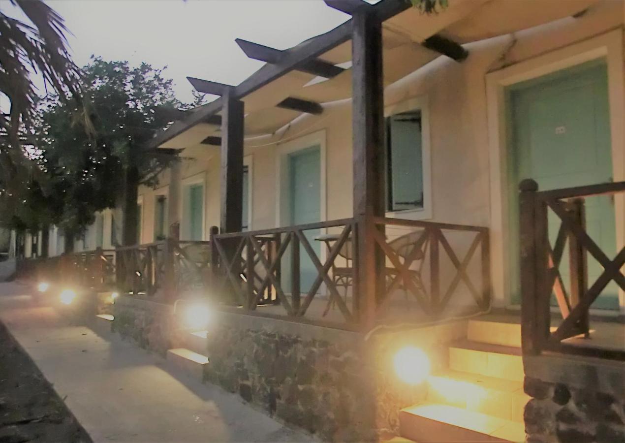 Santorini Camping & Hostel Fira  Bagian luar foto
