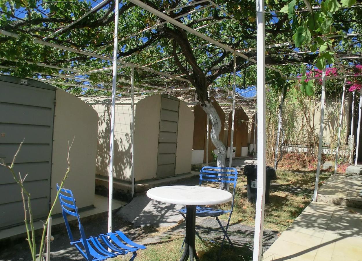 Santorini Camping & Hostel Fira  Bagian luar foto