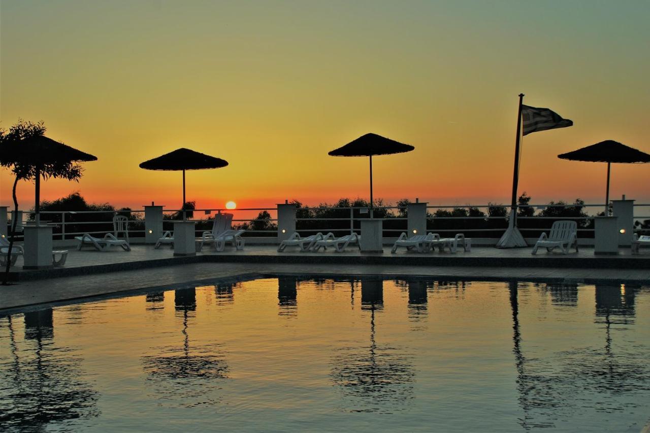 Santorini Camping & Hostel Fira  Bagian luar foto