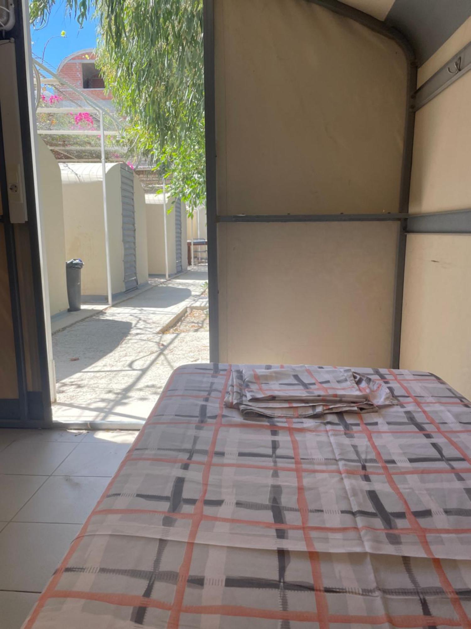 Santorini Camping & Hostel Fira  Bagian luar foto