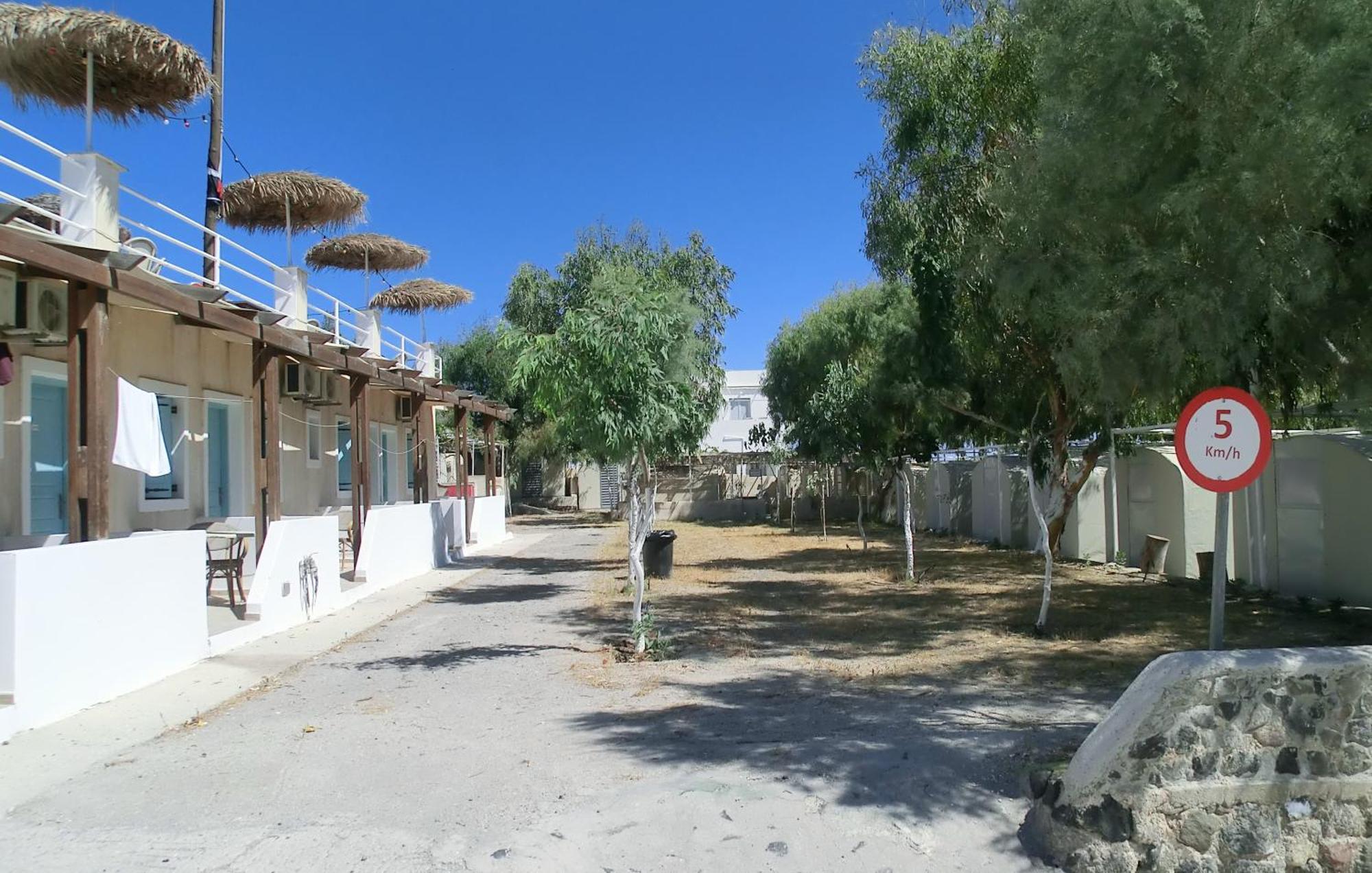 Santorini Camping & Hostel Fira  Bagian luar foto