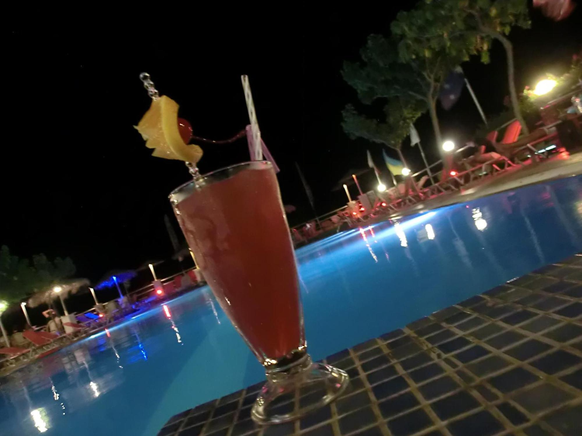 Santorini Camping & Hostel Fira  Bagian luar foto