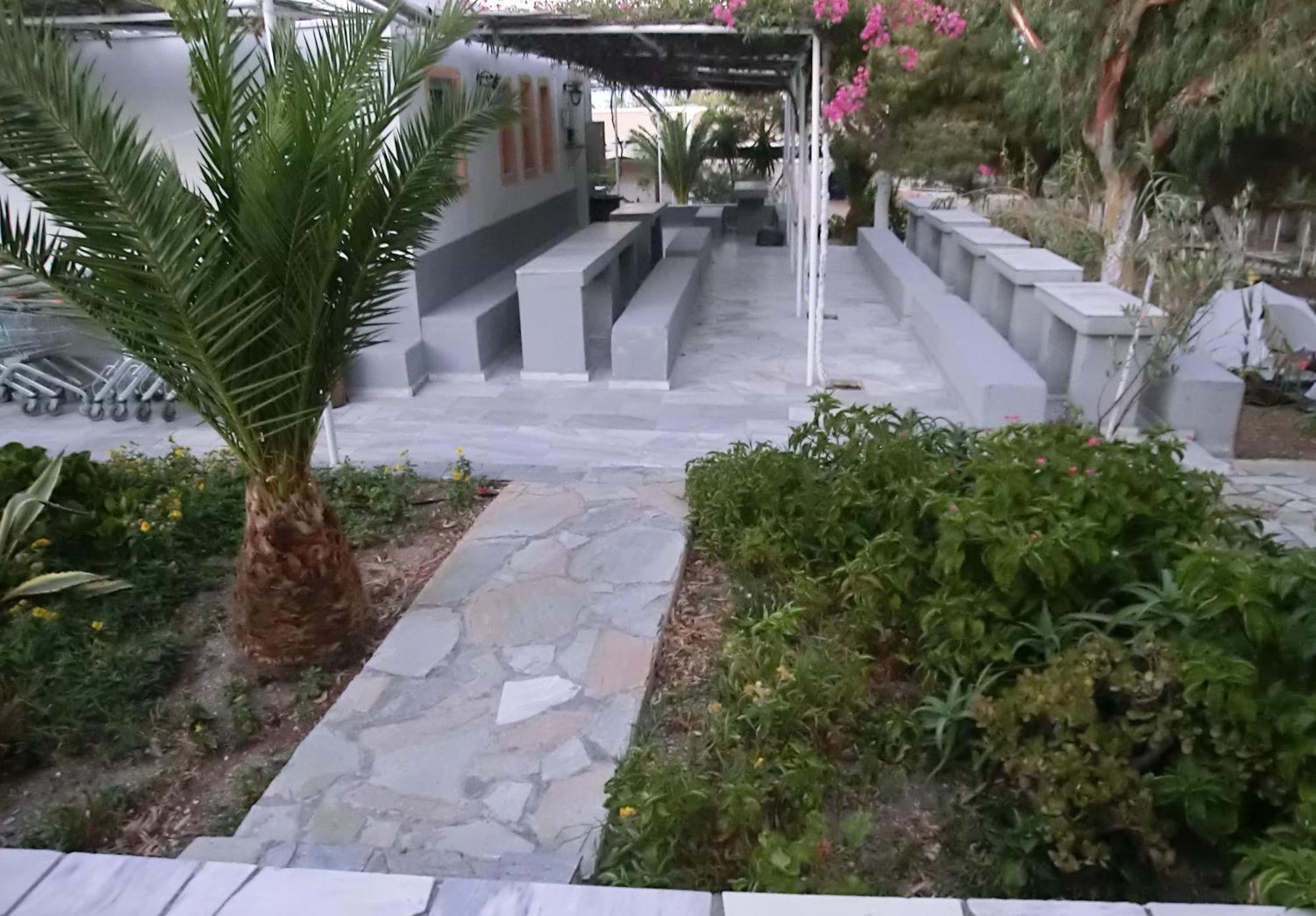 Santorini Camping & Hostel Fira  Bagian luar foto